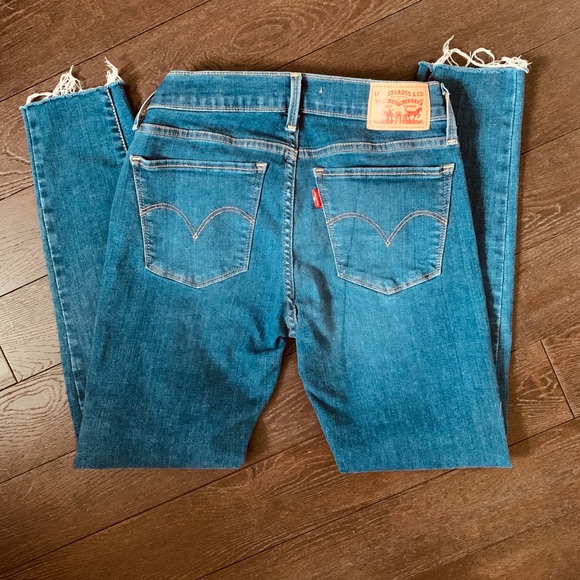Levi’s 710 Super Skinny | EUC Low Rise - Picture 4 of 7